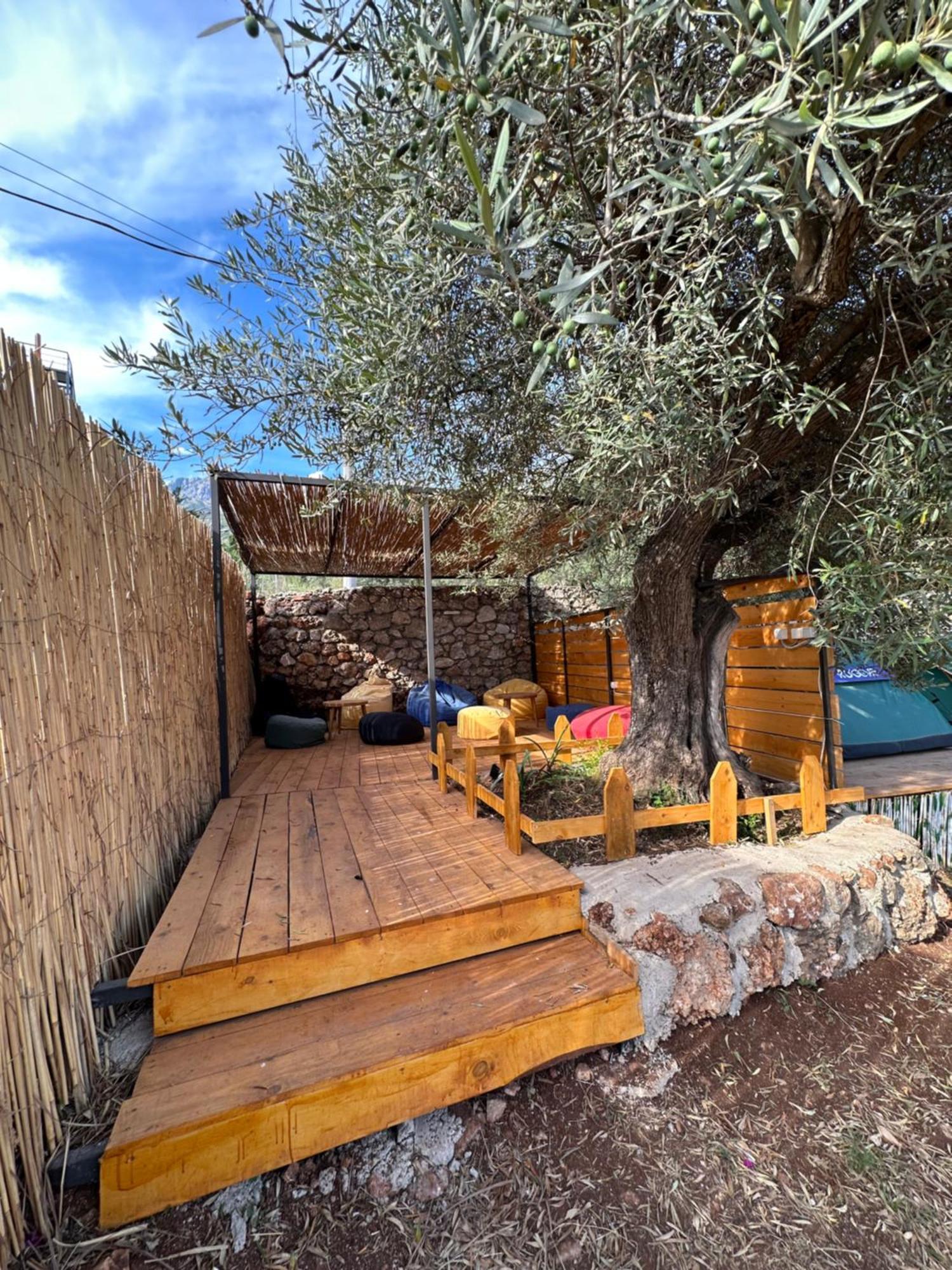 Alt Camping Hotel Dhermi Bagian luar foto