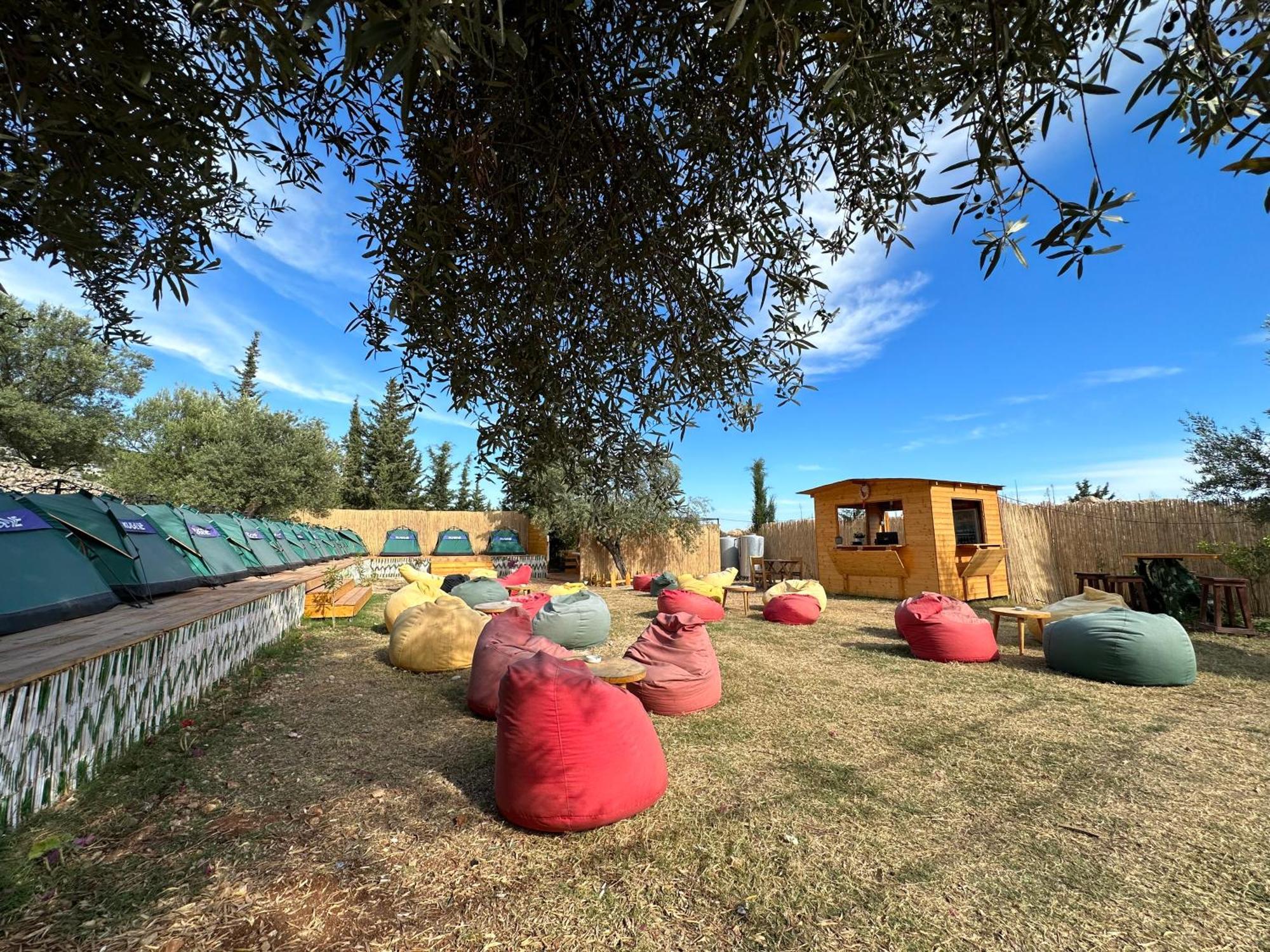 Alt Camping Hotel Dhermi Bagian luar foto