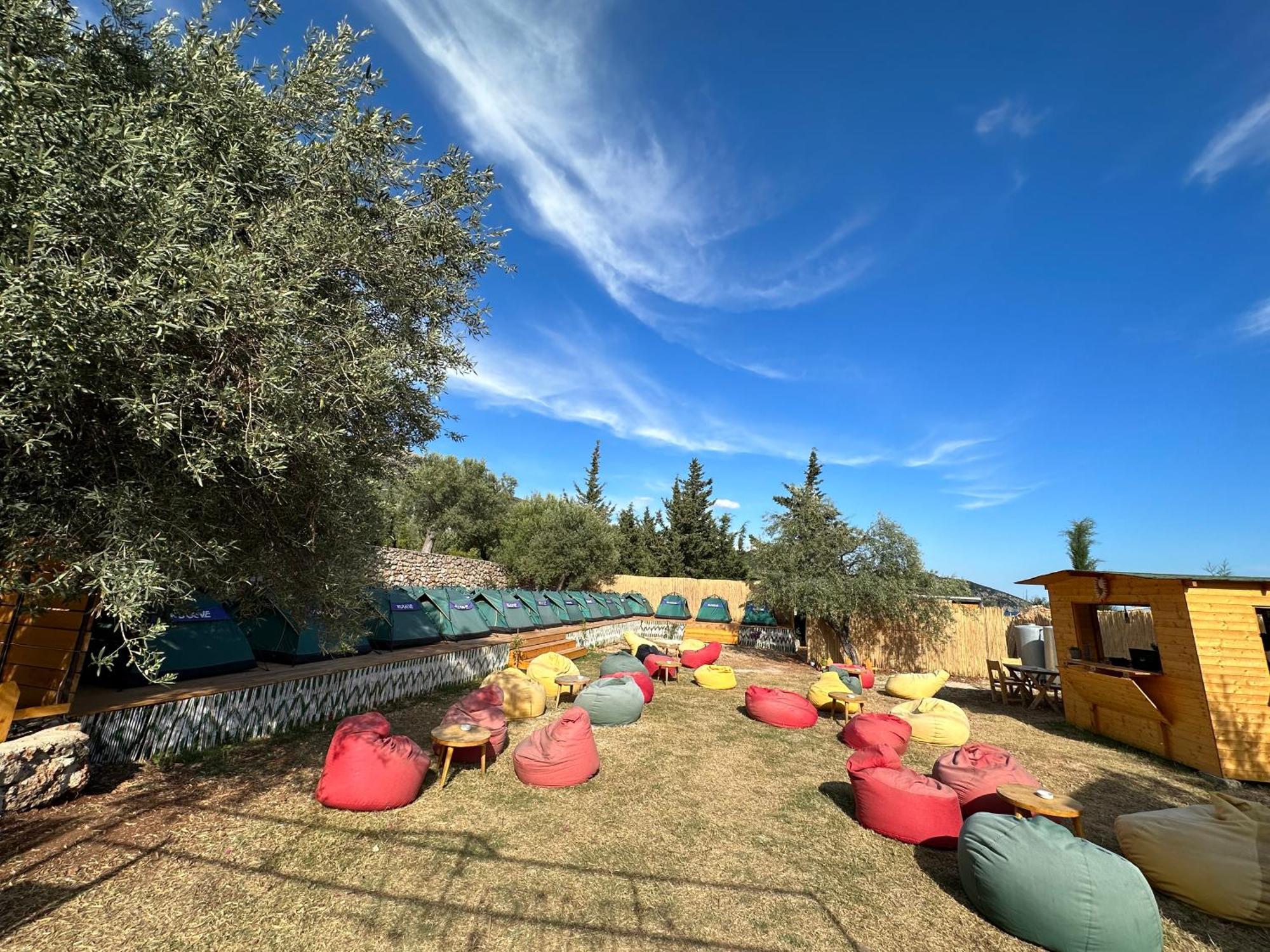 Alt Camping Hotel Dhermi Bagian luar foto