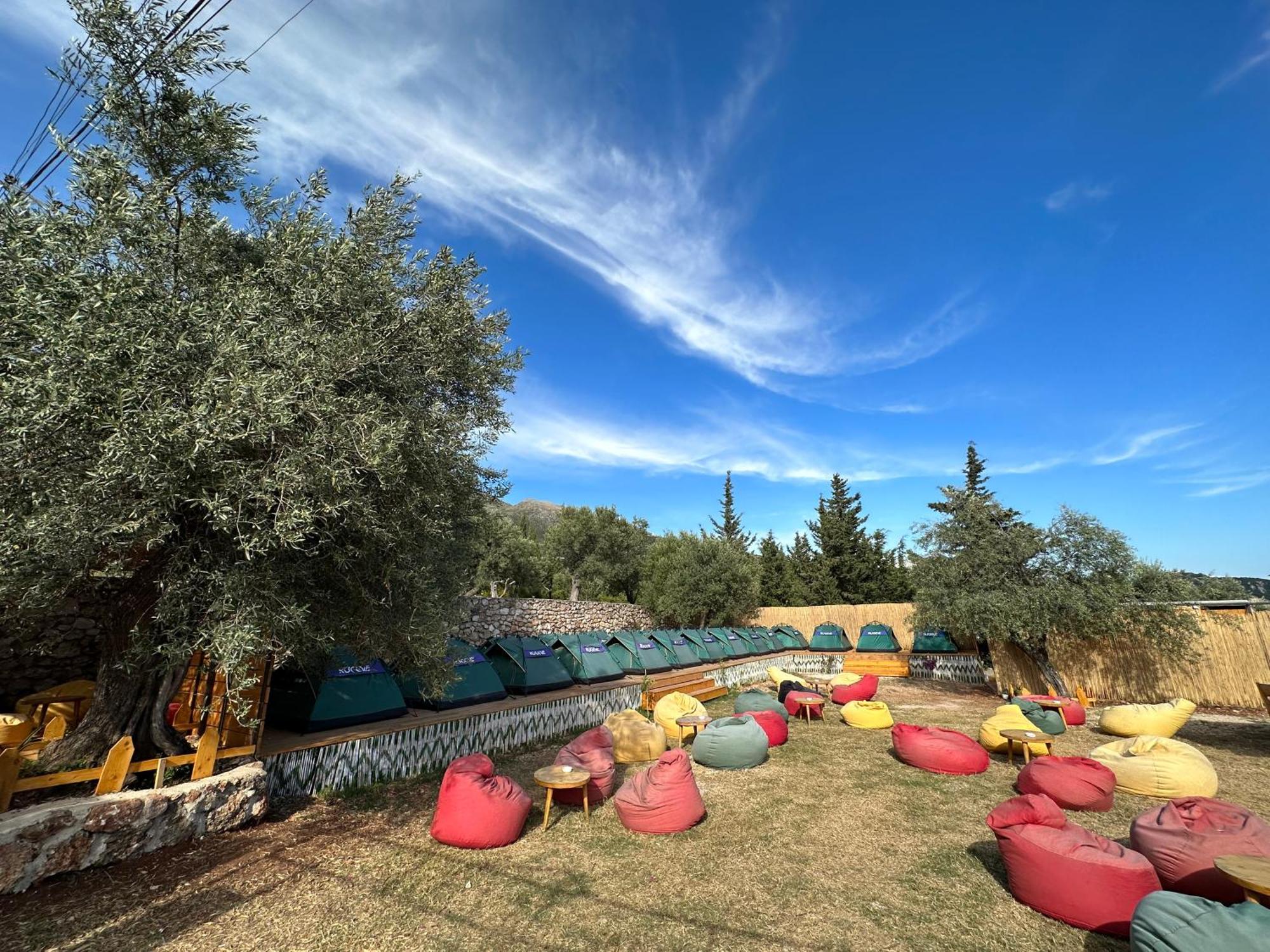 Alt Camping Hotel Dhermi Bagian luar foto
